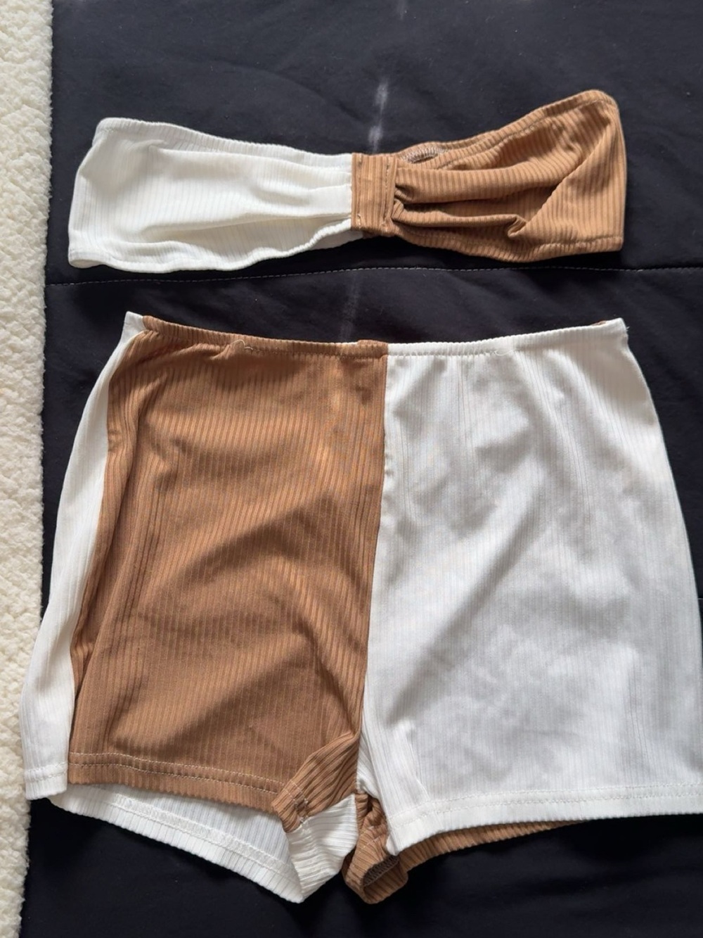 Colorblock Ribbed Women’s Shorts and Bandeau Set - White & Brown